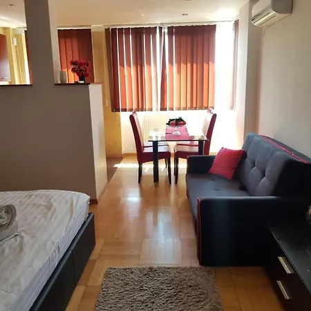 Apartament Studio Monza-gomoiu *